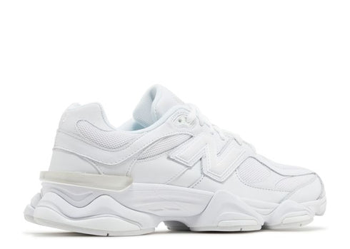 NEW BALANCE 9060 TRIPLE WHITE