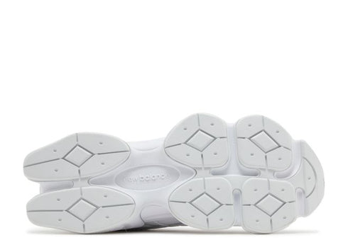 NEW BALANCE 9060 TRIPLE WHITE