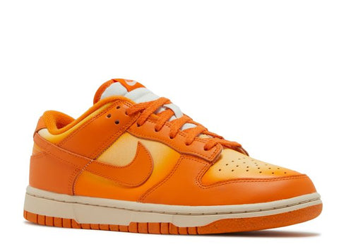 WMNS DUNK LOW MAGMA ORANGE