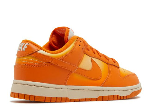 WMNS DUNK LOW MAGMA ORANGE