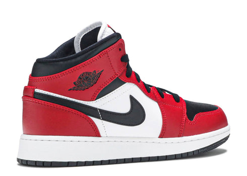 AIR JORDAN 1 MID GS CHICAGO TOE
