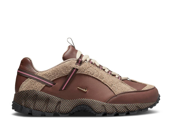 JACQUEMUS X WMNS AIR HUMARA LX BROWN