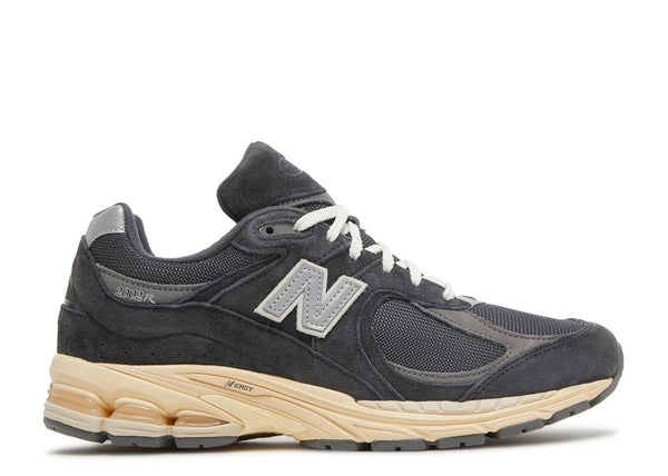NEW BALANCE 2002R BLACK