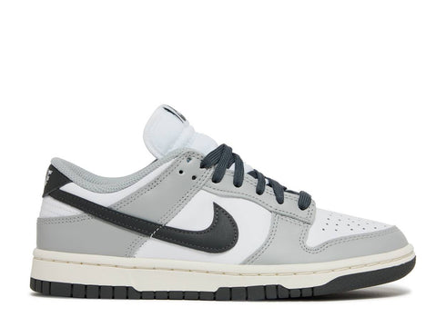 WMNS DUNK LOW LIGHT SMOKE GREY