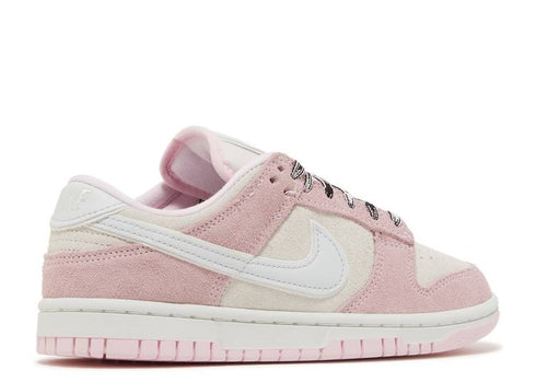 WMNS DUNK LOW LX PINK FOAM